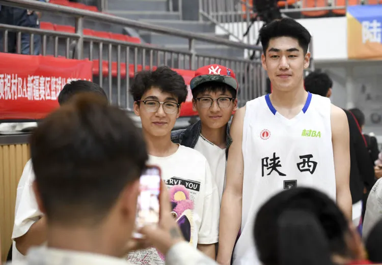 季后赛如何通过团队训练提升默契_1